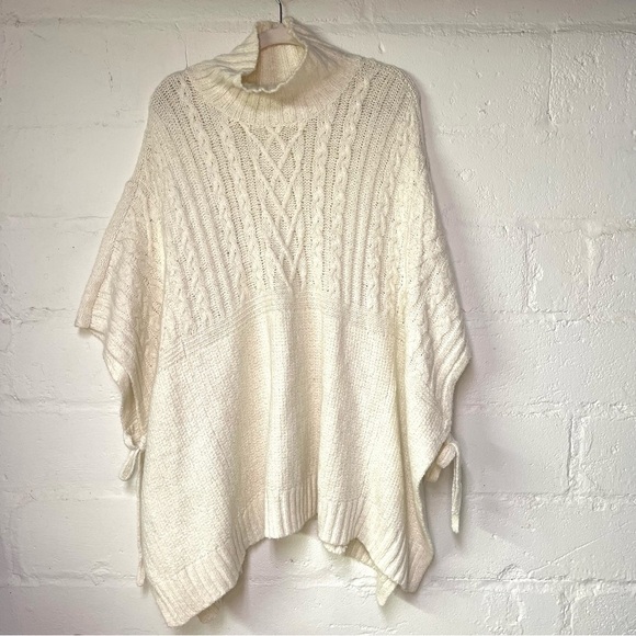 Ugg•Joanna Cable Knit Poncho•Cream•Size XS/S - Picture 3 of 8